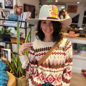 Meet your Posher, Carla